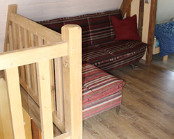 Le salon avec TV à l'étage